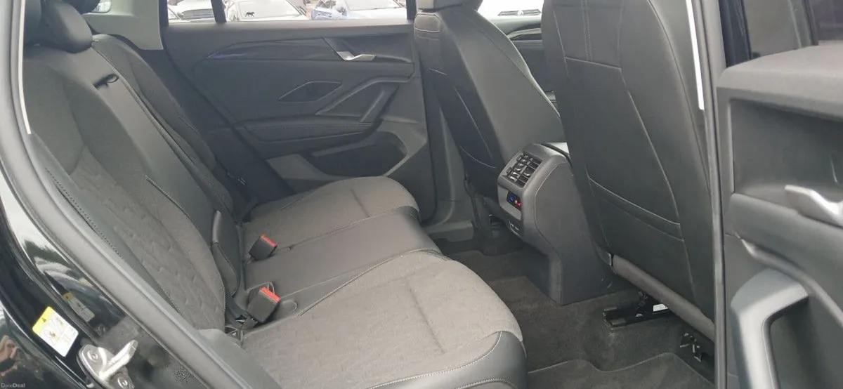 Volkswagen Tiguan EDITION 75 2.0TDI DSG 150HP **RE - Image 6