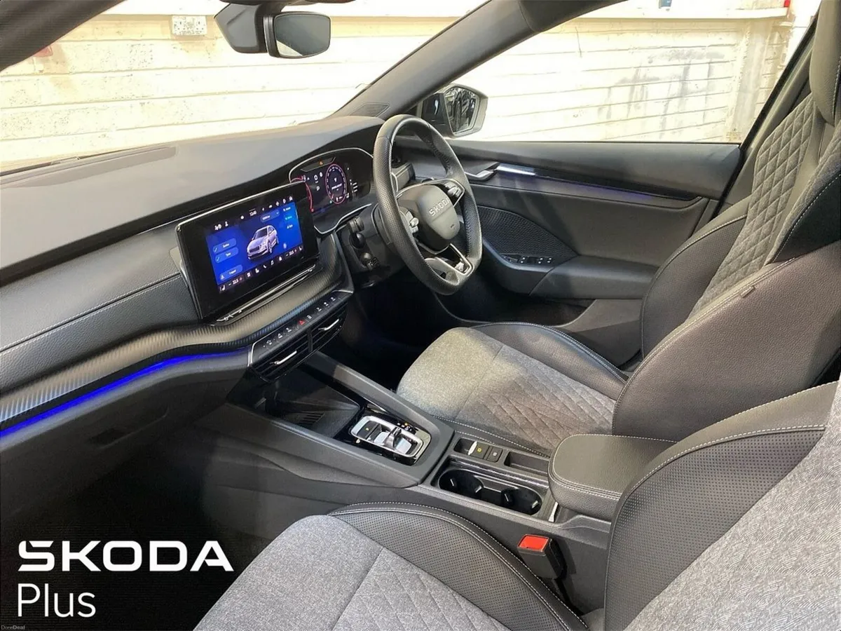 Skoda Octavia Combi Sportline 2.0TDI 150bhp DSG - Image 4