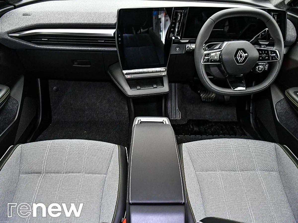 Renault Scenic E-Tech 87kWh Techno EV 220 Electric - Image 2