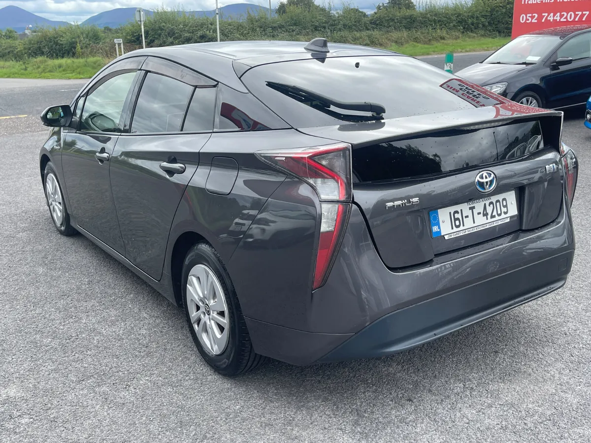 Toyota Prius 2016 - Image 5