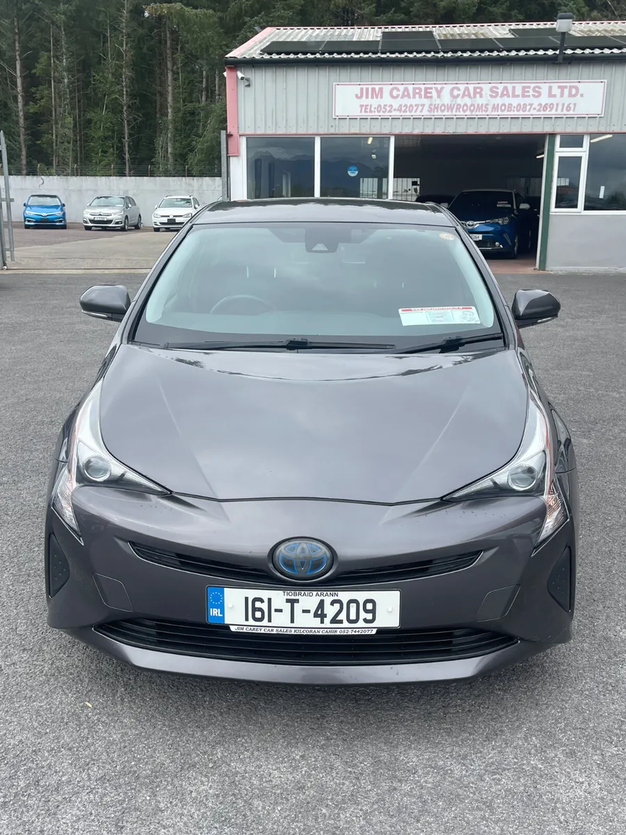 Toyota Prius 2016 - Image 2