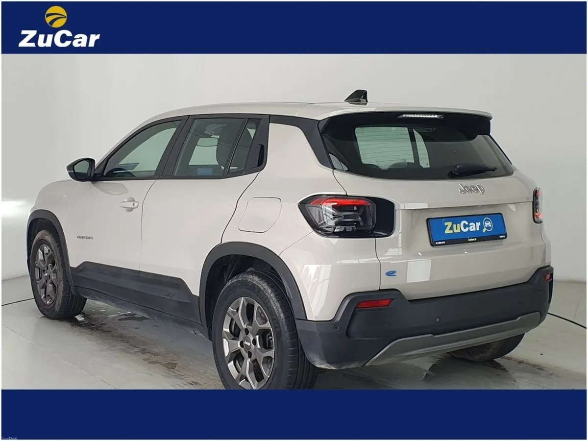 Jeep Avenger Longitude 156 54kWh - Image 3