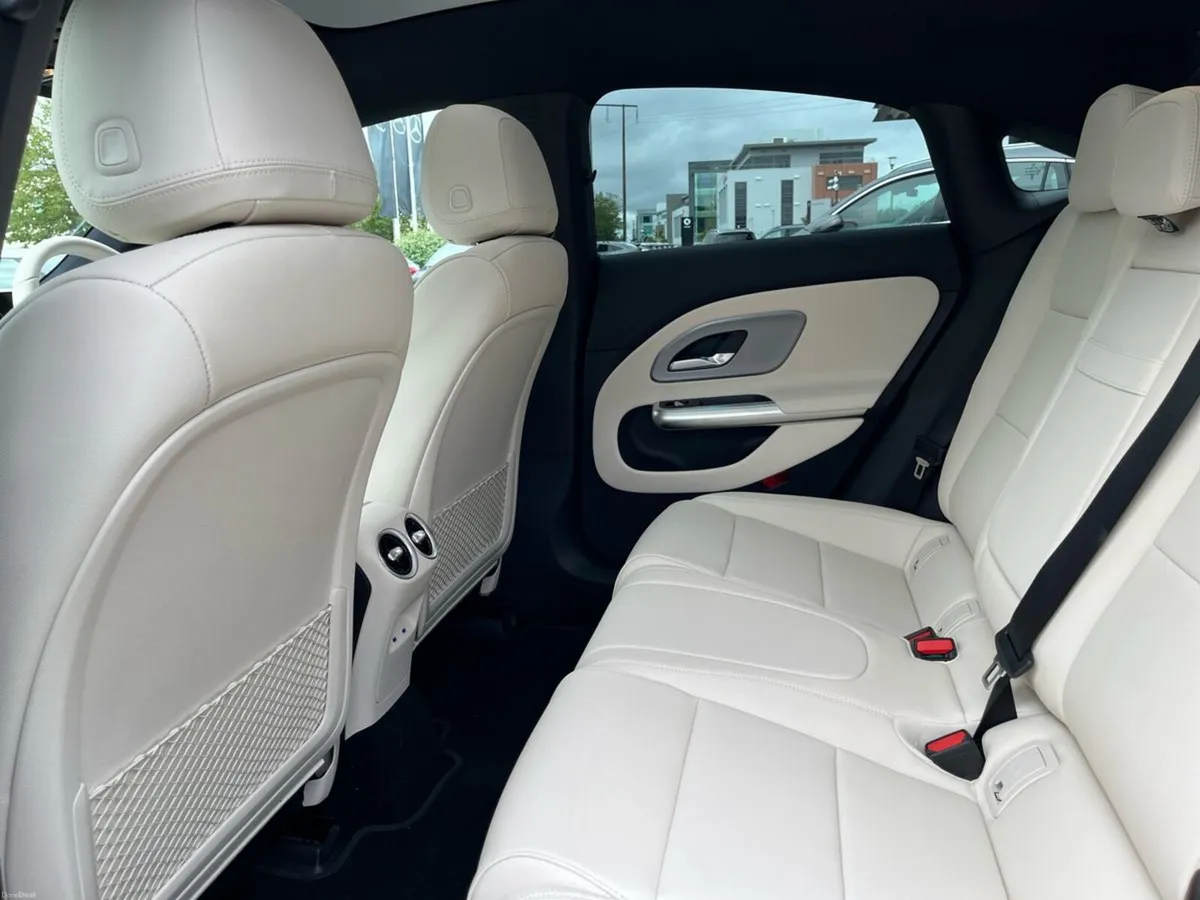 Mercedes-Benz CLA 200 Progressive Line Electric Sa - Image 4