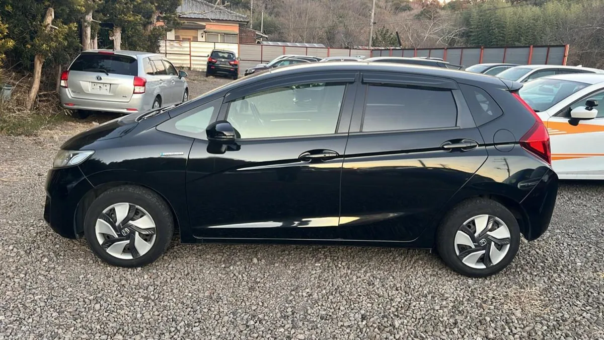 Honda Fit 2015 low mileage Push start - Image 3
