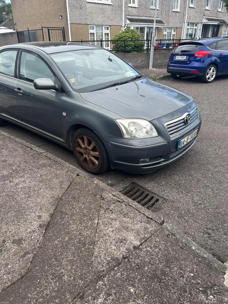 Toyota Avensis 2004 - Image 1