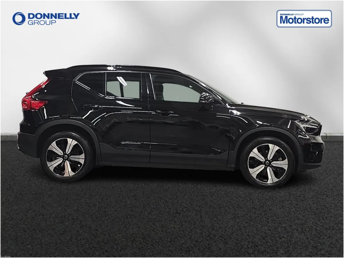 Volvo XC40 170kW Recharge Core 69kWh 5dr Auto - Image 3