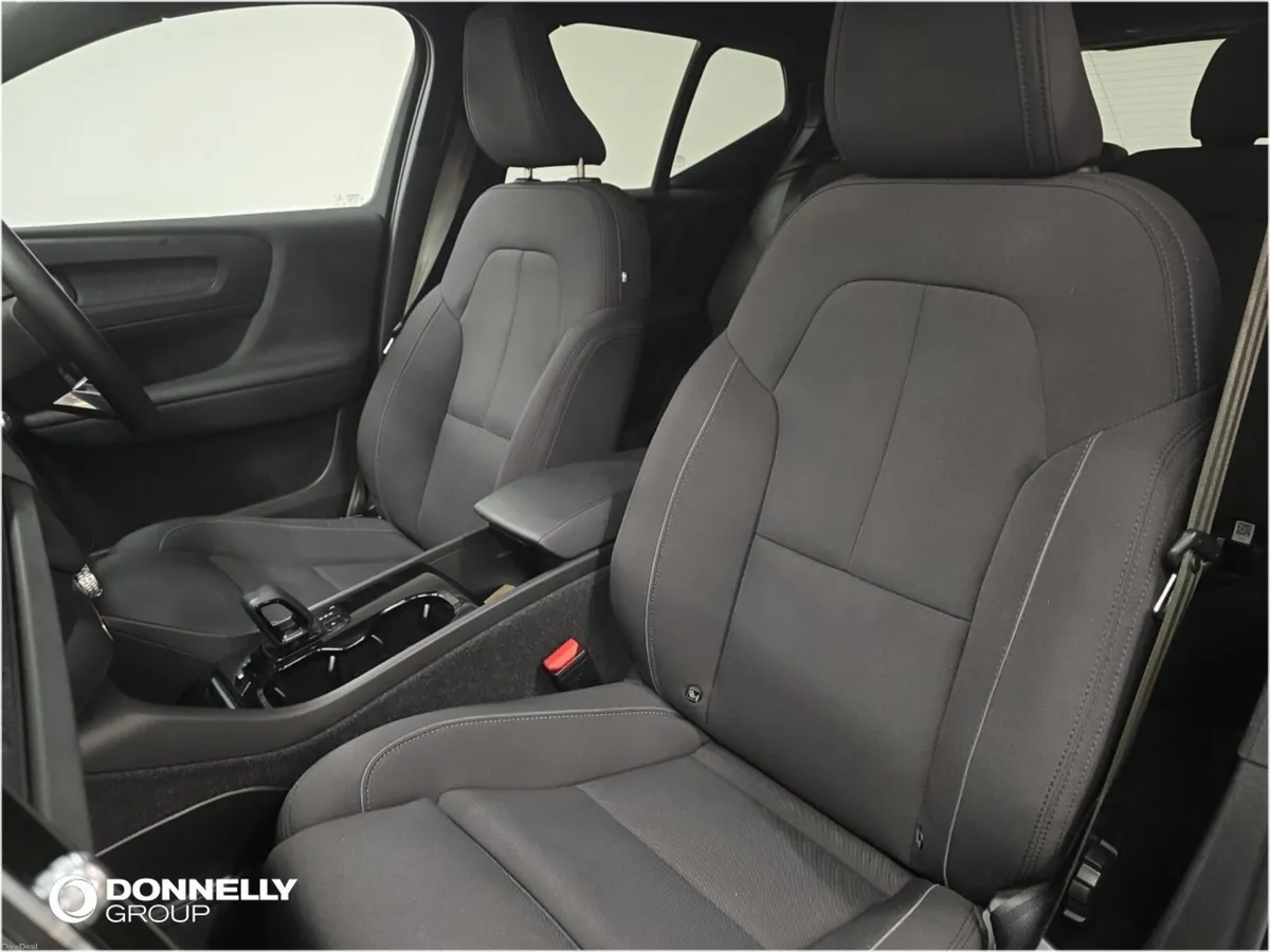 Volvo XC40 170kW Recharge Core 69kWh 5dr Auto - Image 5