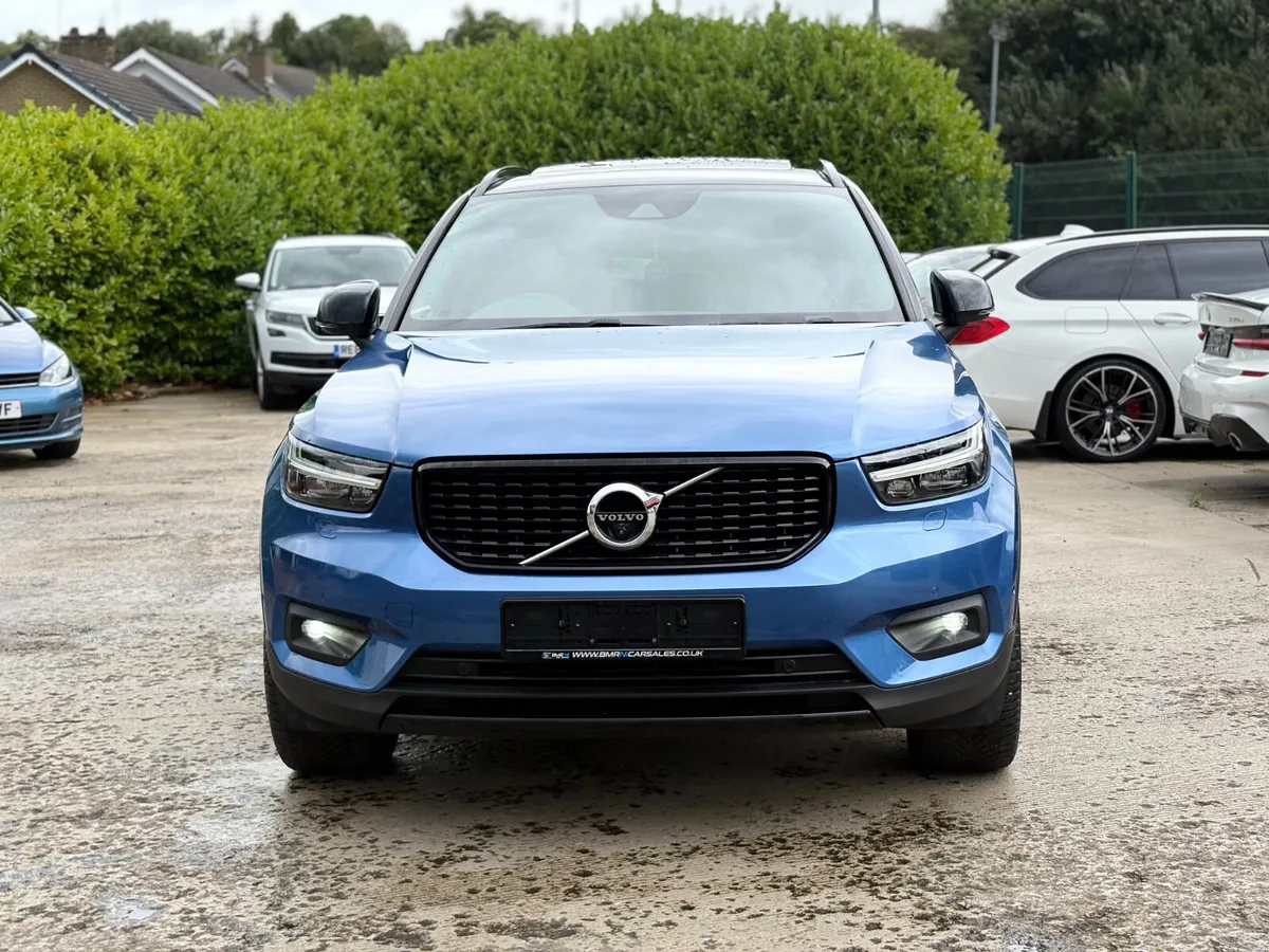 VOLVO XC40 D4 2.0 R DESIGN AUTO - Image 2