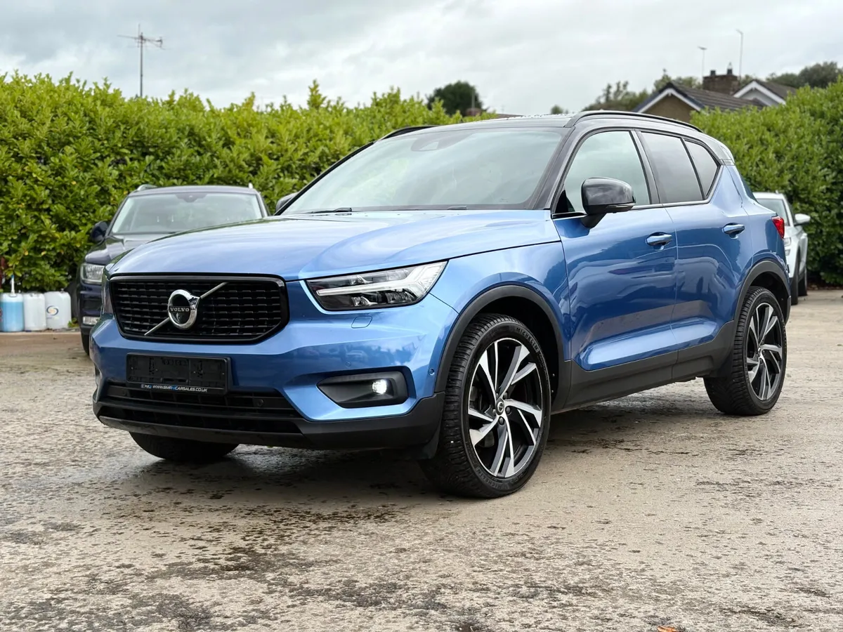 VOLVO XC40 D4 2.0 R DESIGN AUTO - Image 3