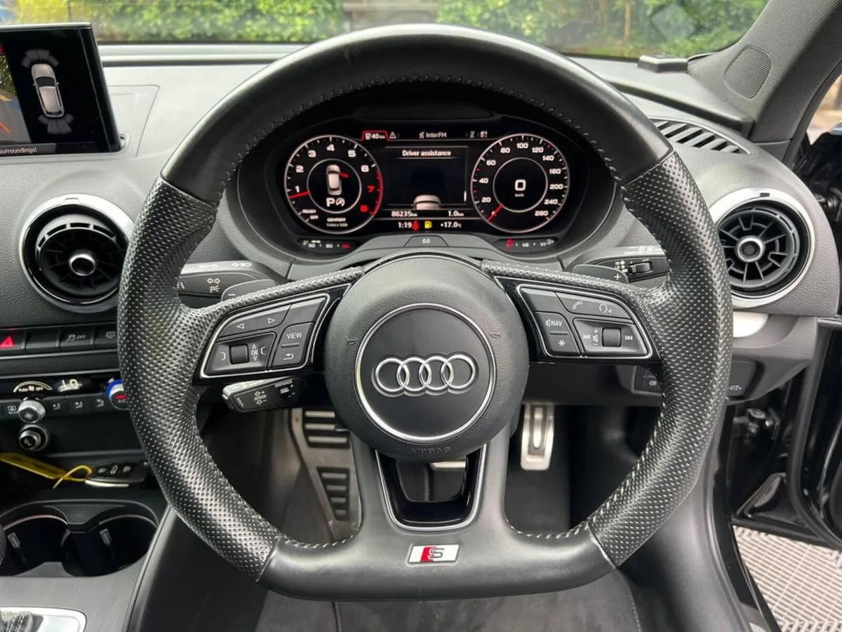 Audi A3 S-LINE 1.4 TFSI AUTO // NEW 19" S-LINE ALL - Image 4