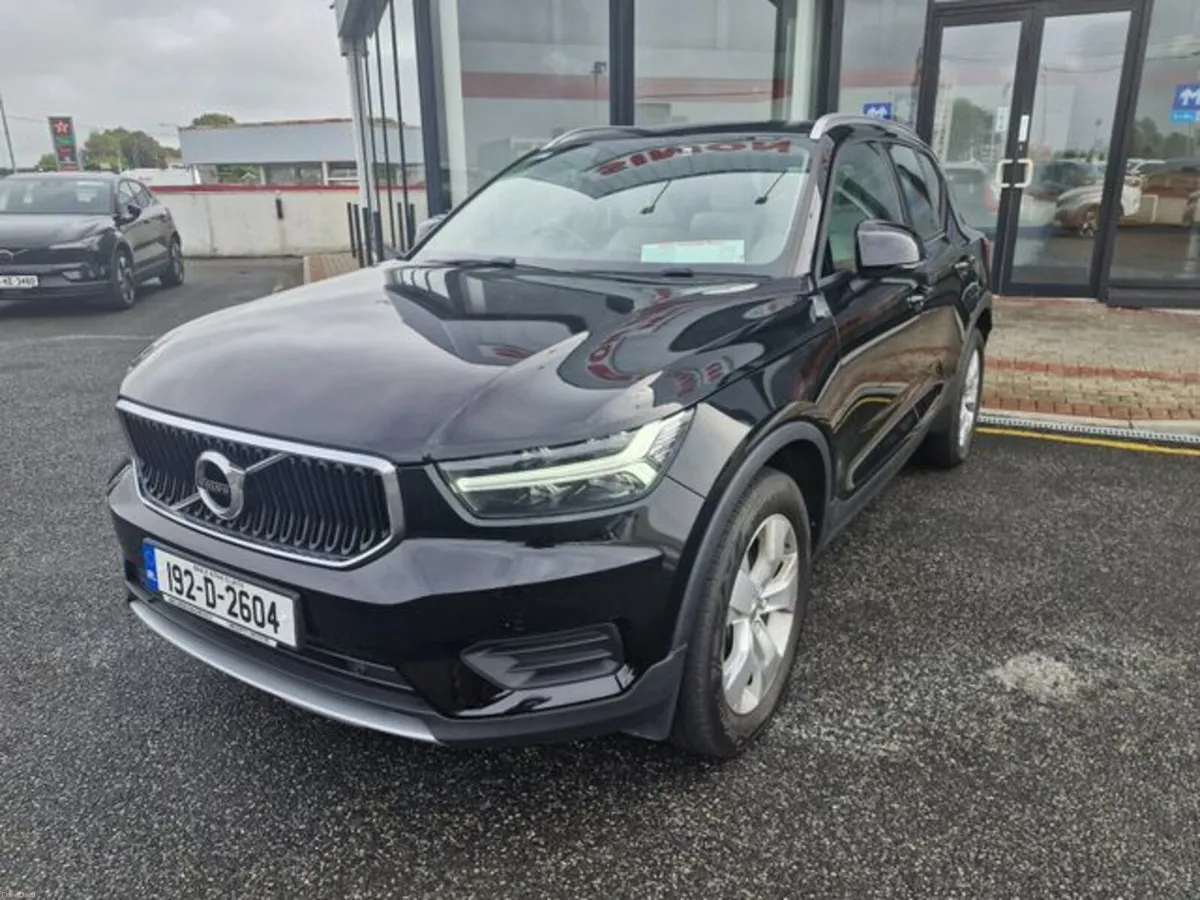 Volvo XC40 D3 MOM 5DR - Image 2