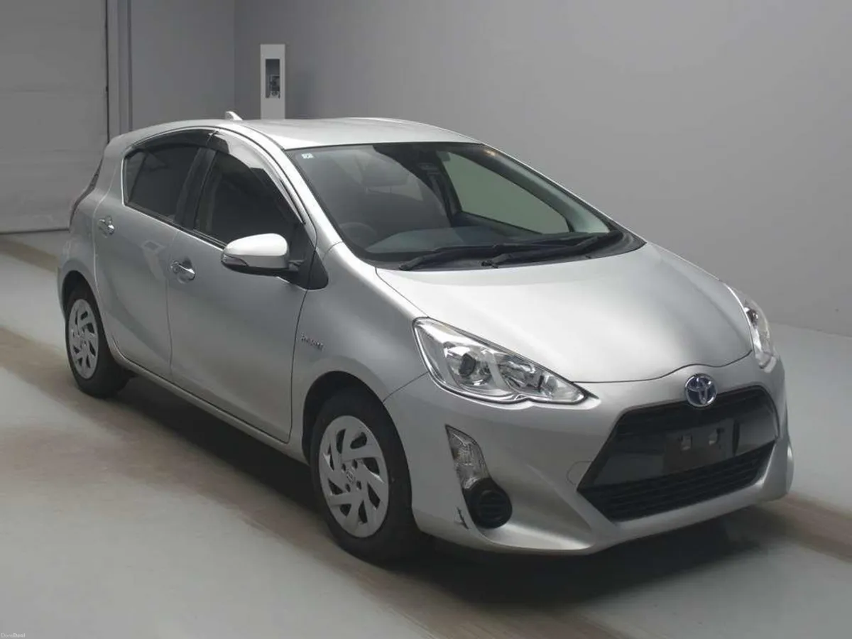 TOYOTA AQUA  Automatic push start - Image 2