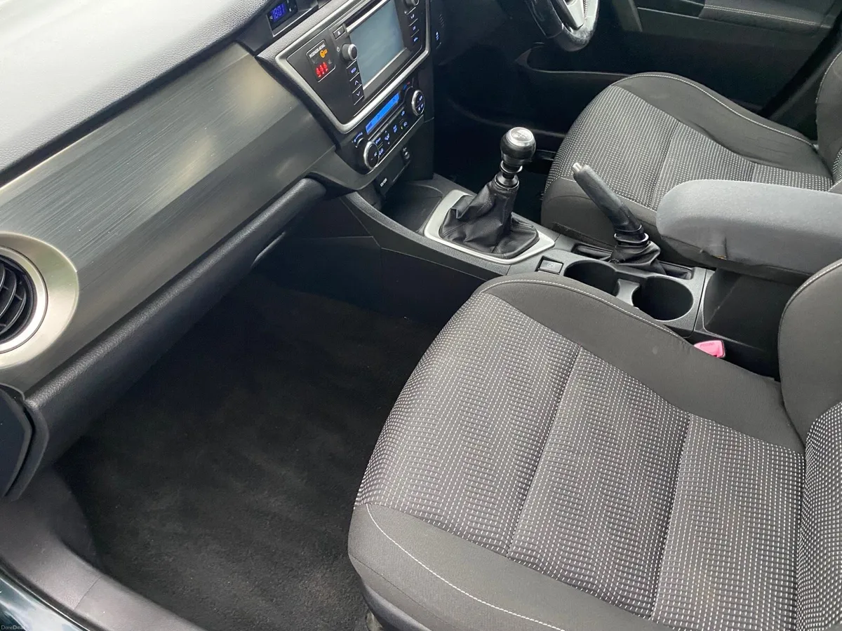 TOYOTA AURIS AS NEW NCT&TAX MINT - Image 5