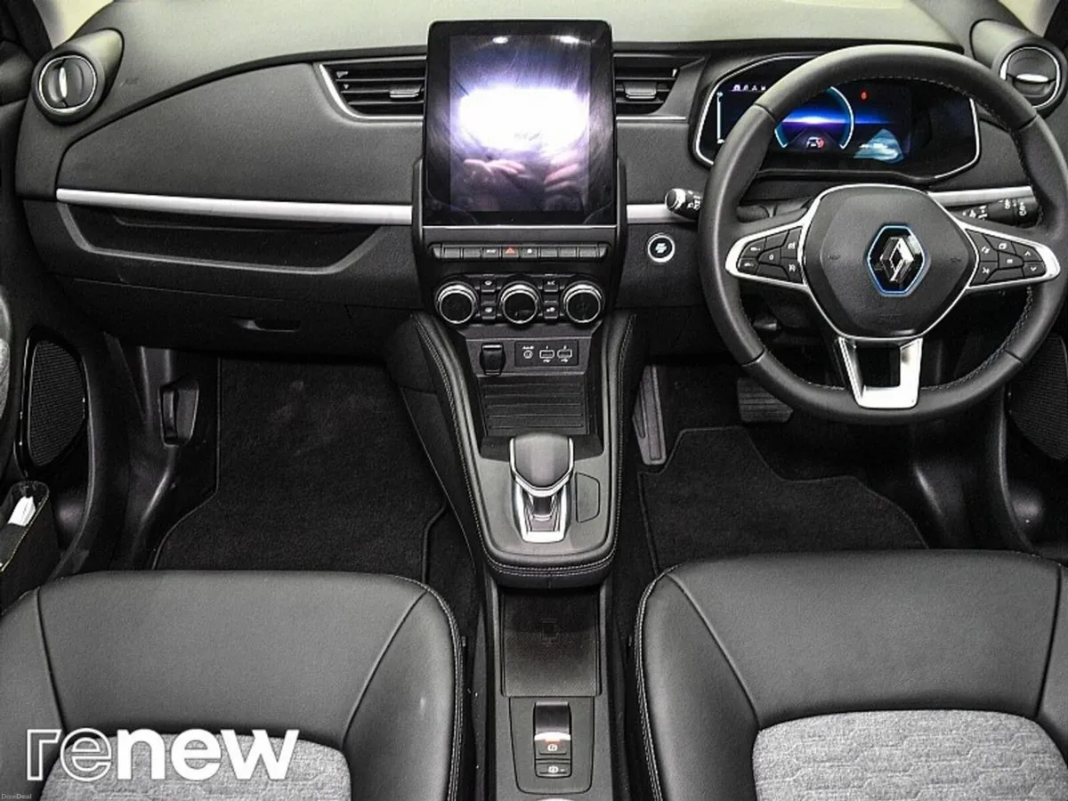 Renault Zoe i-GT Line+ Rapid Charge  ZE 50kWh R135 - Image 2