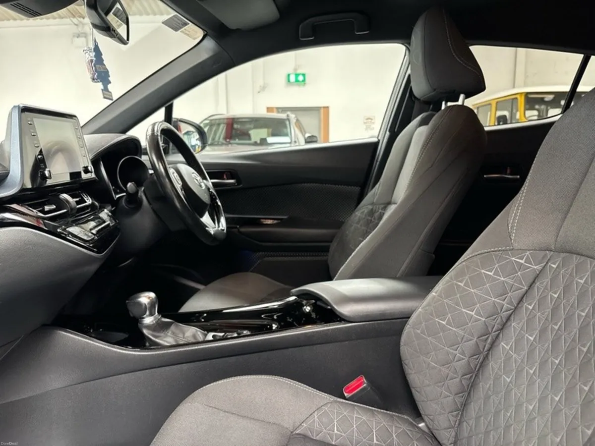 Toyota C-HR 1.8 HYBRID SPORT 4DR AUTO - Image 6