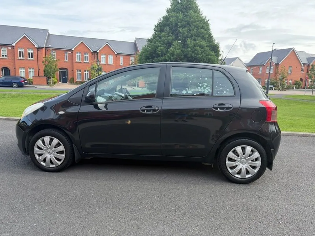 2009 Toyota Yaris - Image 3