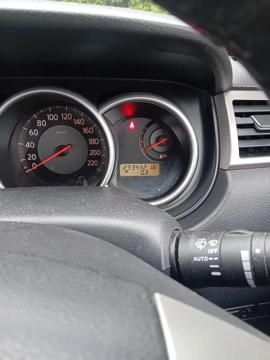 Nissan Tiida 2009 - Image 1