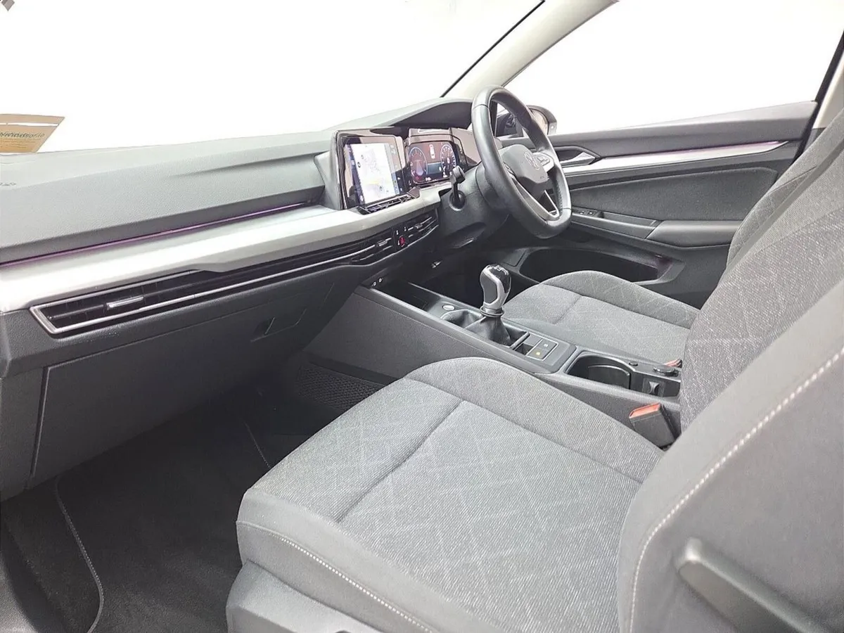 Volkswagen Golf 2.0 TDI 115HP Life - Image 4