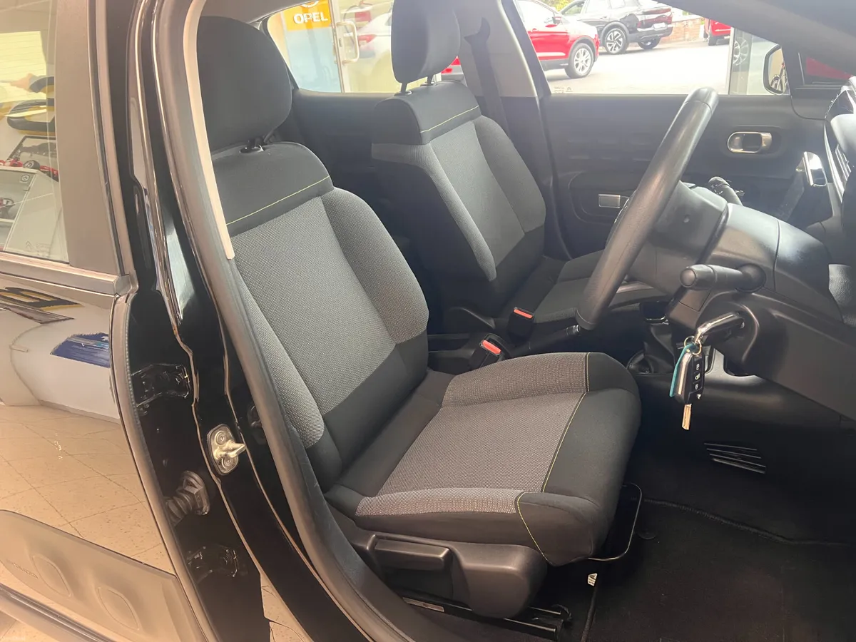 FEEL EXCLUSIVE 1.2 **Very Low Mileage/Full Service - Image 4