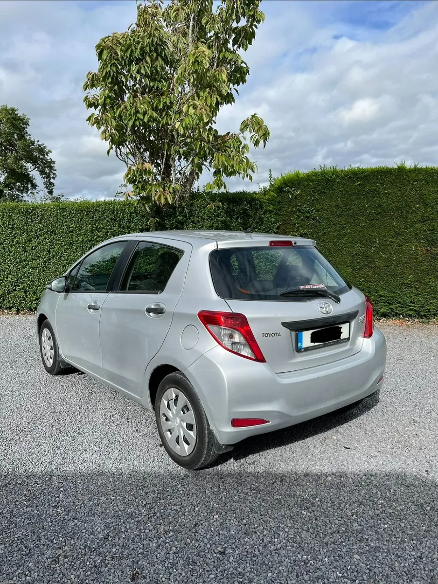 Toyota Yaris 2014 - Image 2