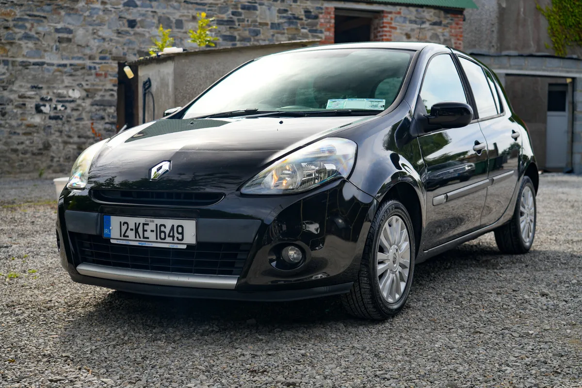 2012 Renault Clio 11. Petrol Manual - Image 5