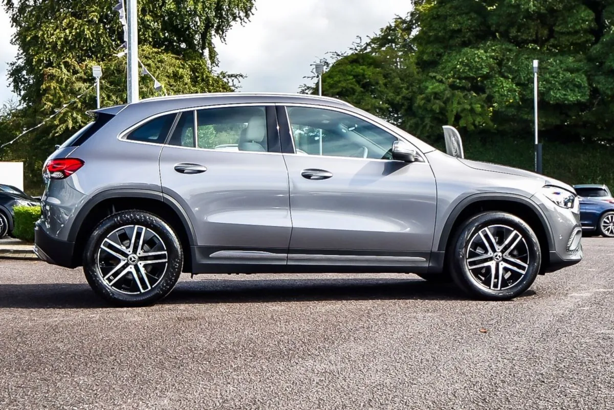 Mercedes-Benz GLA 180d Progressive - Image 3