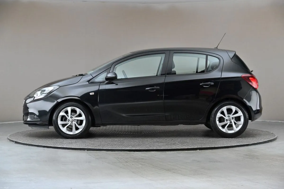 Opel Corsa 1.4 SC 90BHP 5SPD - Image 5