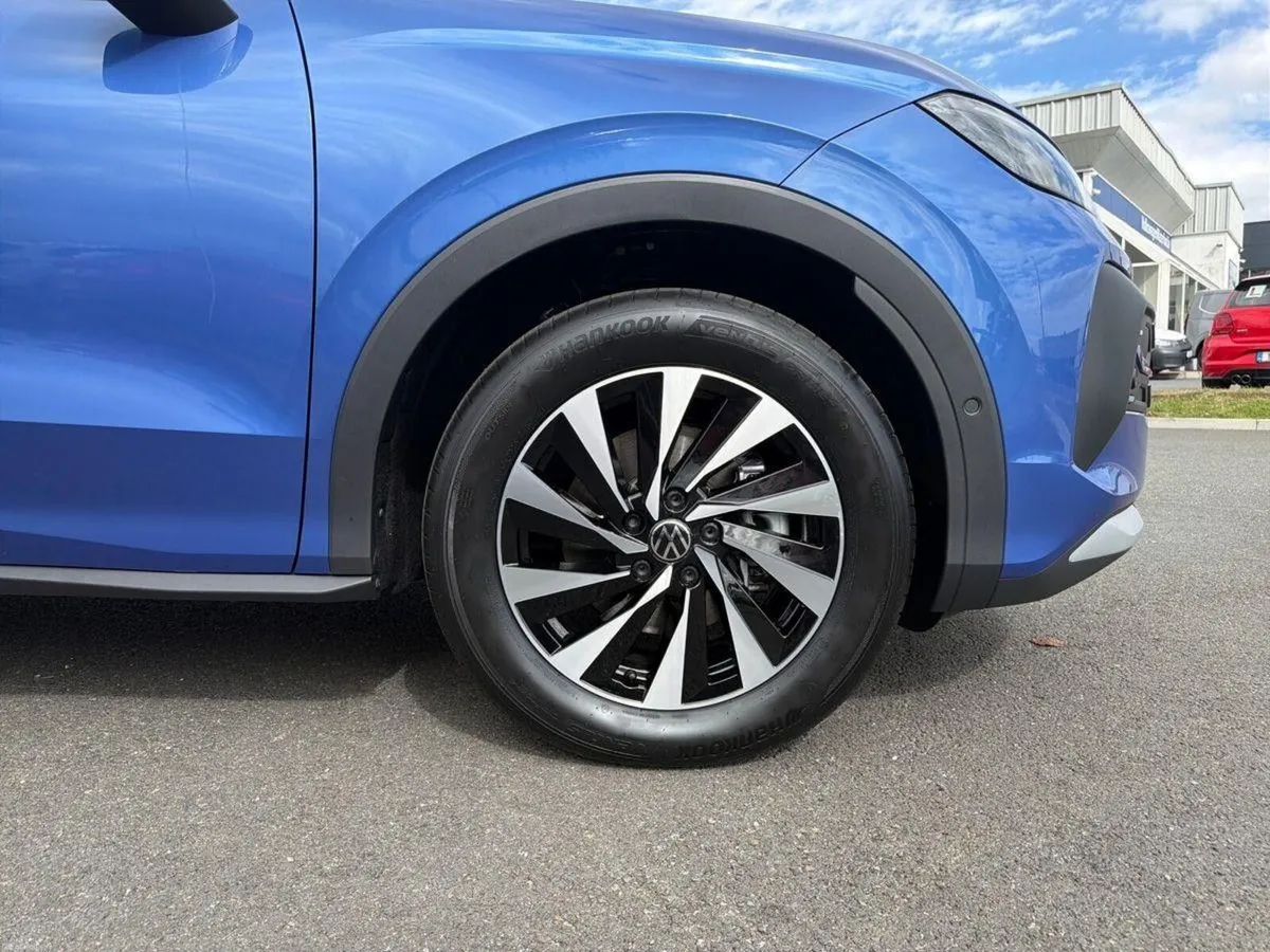 Volkswagen T-Roc LIFE 1.5MHEV 116BHP - Image 5