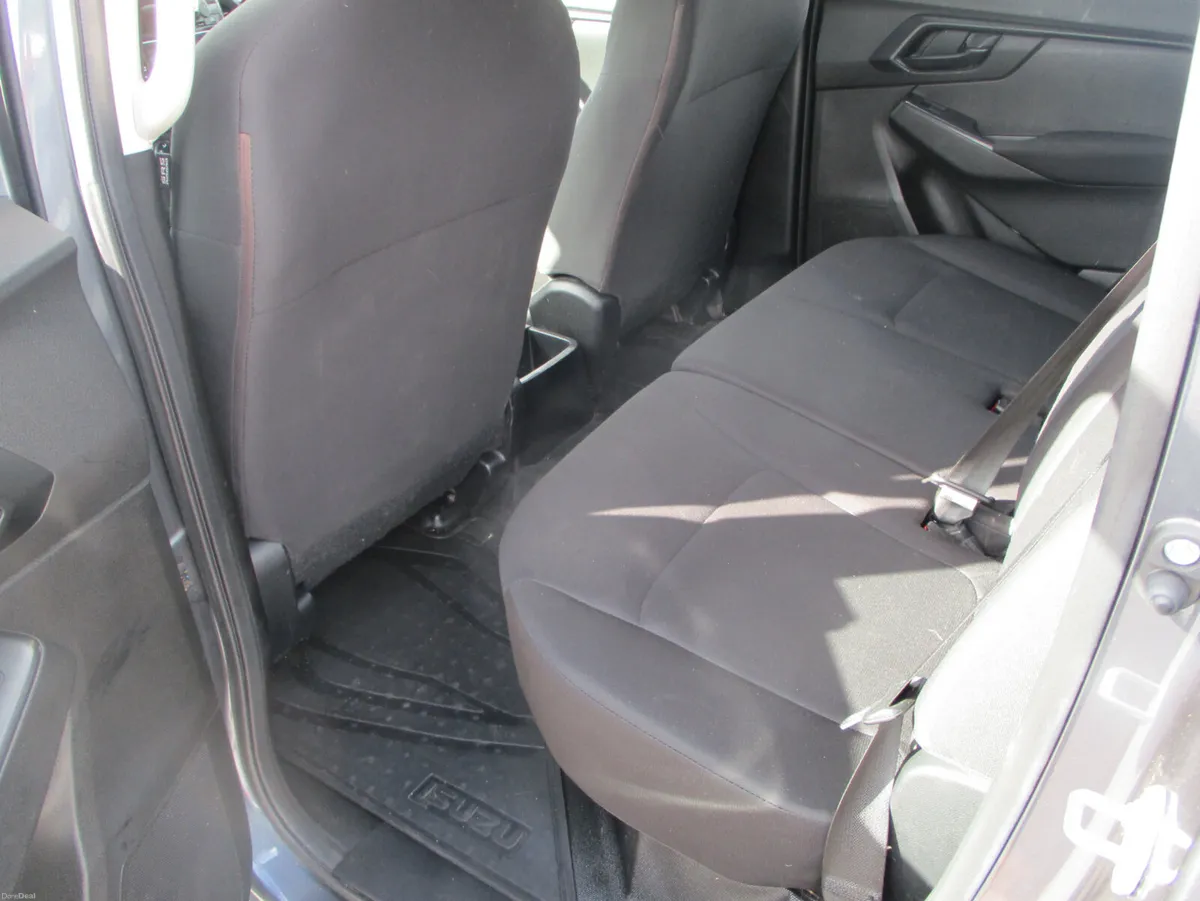 Isuzu D-MAX 1.9 TD CREWCAB - Image 5