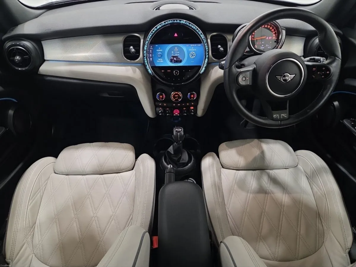 Mini Cooper 3-Door Cooper Exclusive - Image 4