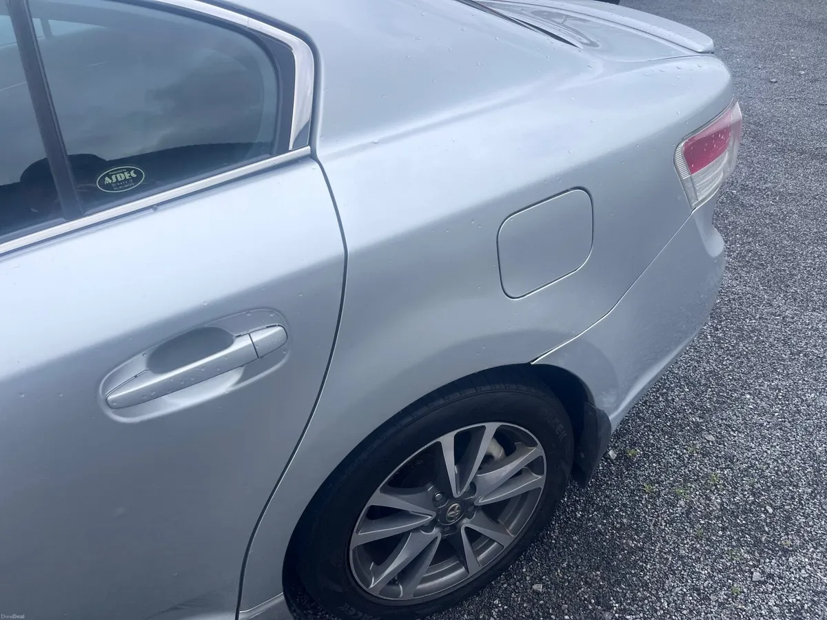Toyota Avensis 2010 1.6 Diesel - Image 3