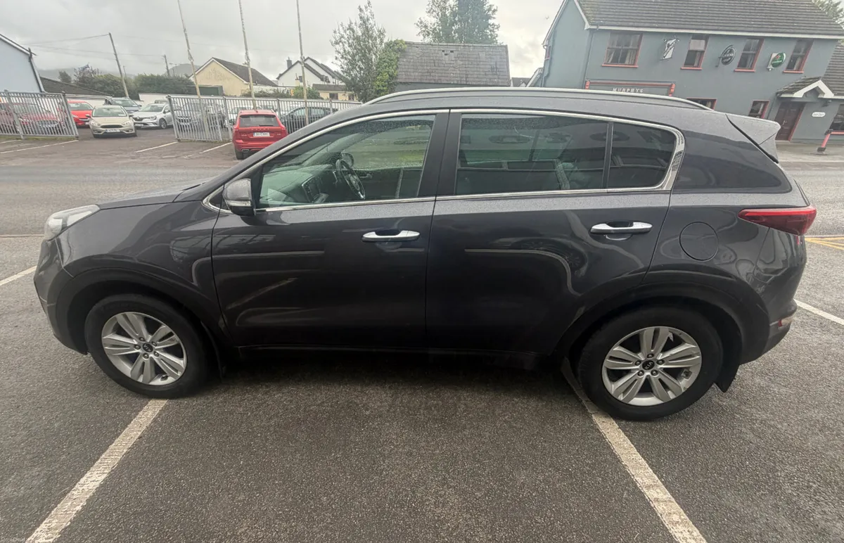 Kia Sportage 1.7 Platinum - Image 4