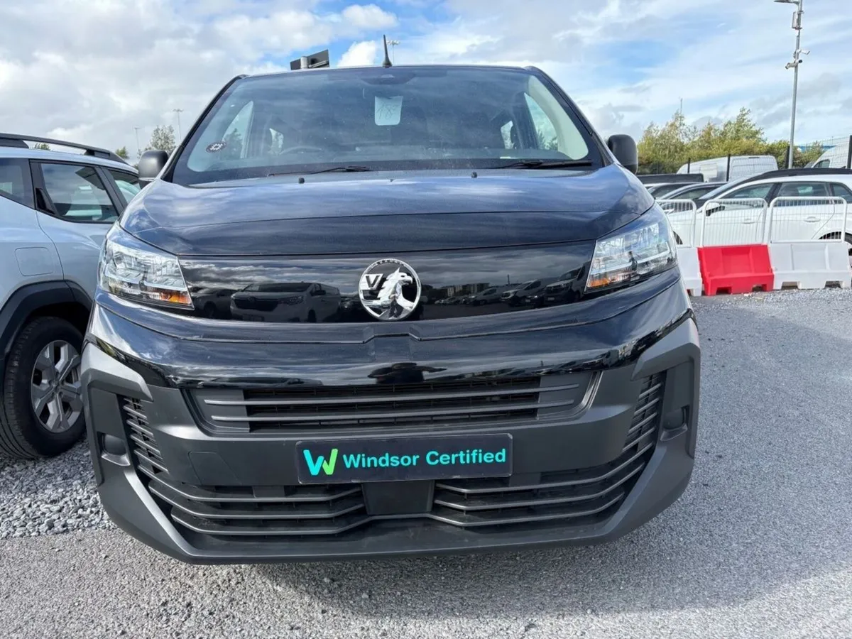 Vauxhall Vivaro  VIVARO LIFE COMBI EV 75KWH 9 SEAT - Image 3