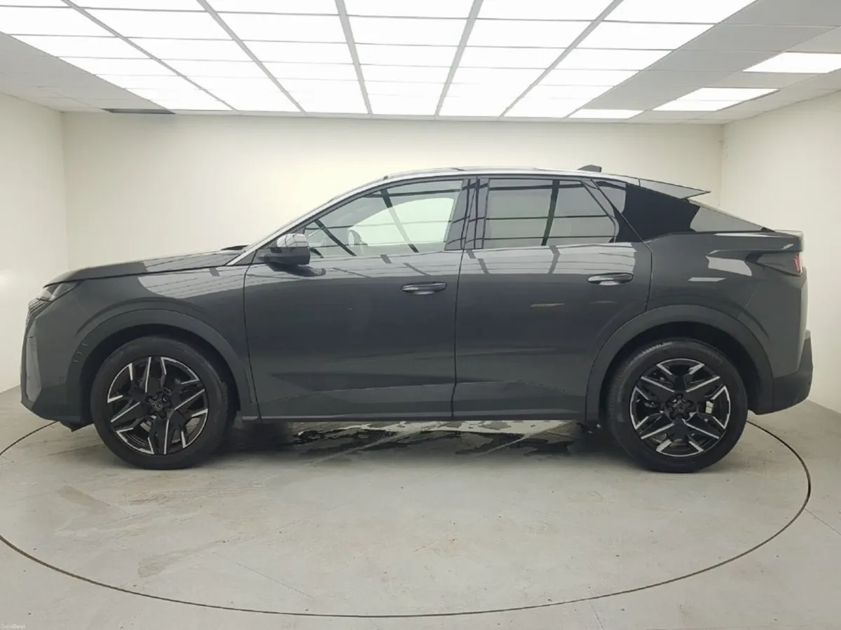 Peugeot 3008 1.2 MHEV PureTech 136bhp eDCS6 Allure - Image 5