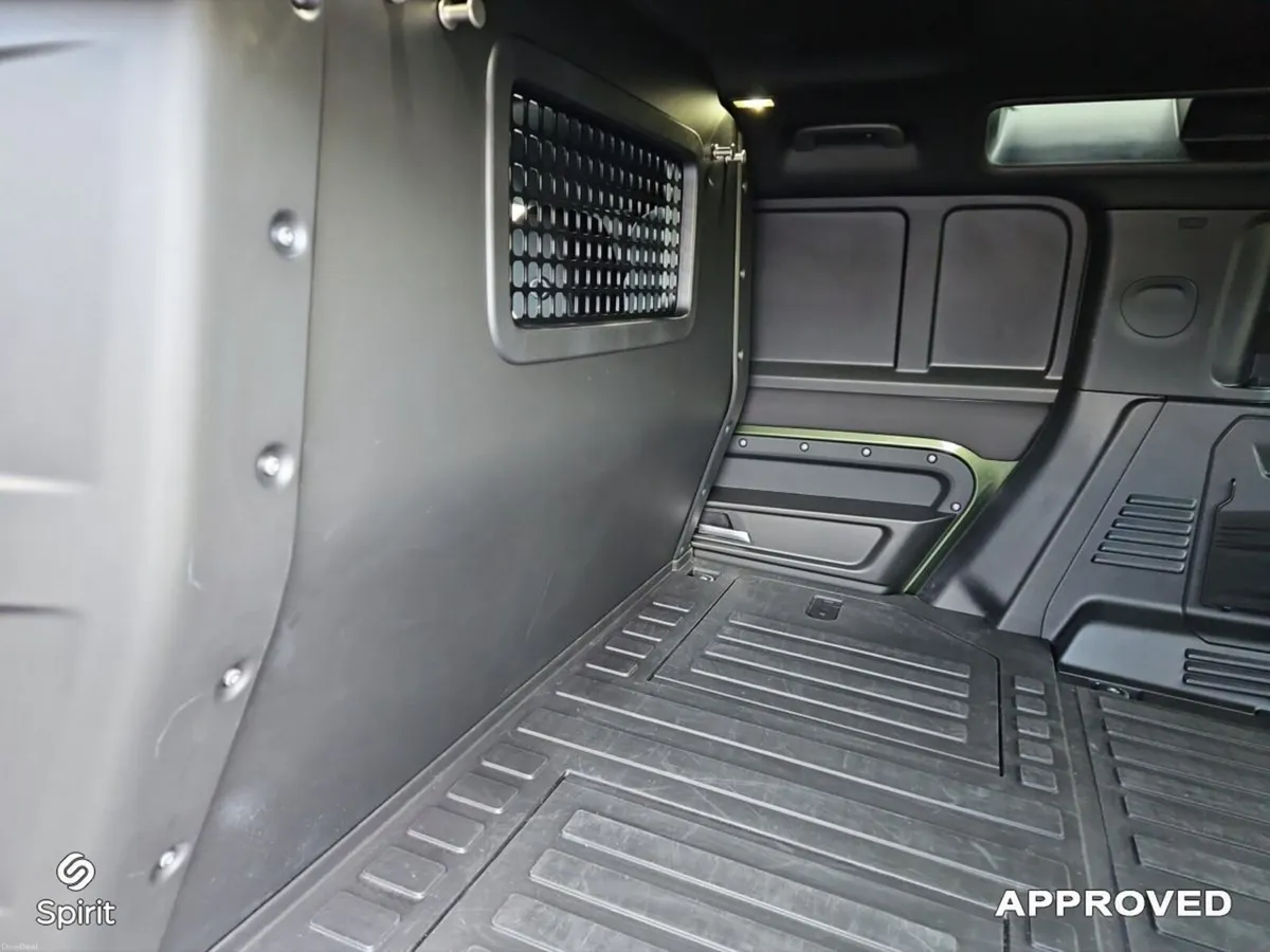 Land Rover Defender DEFENDER 110 HARD TOP X DYNAMI - Image 5