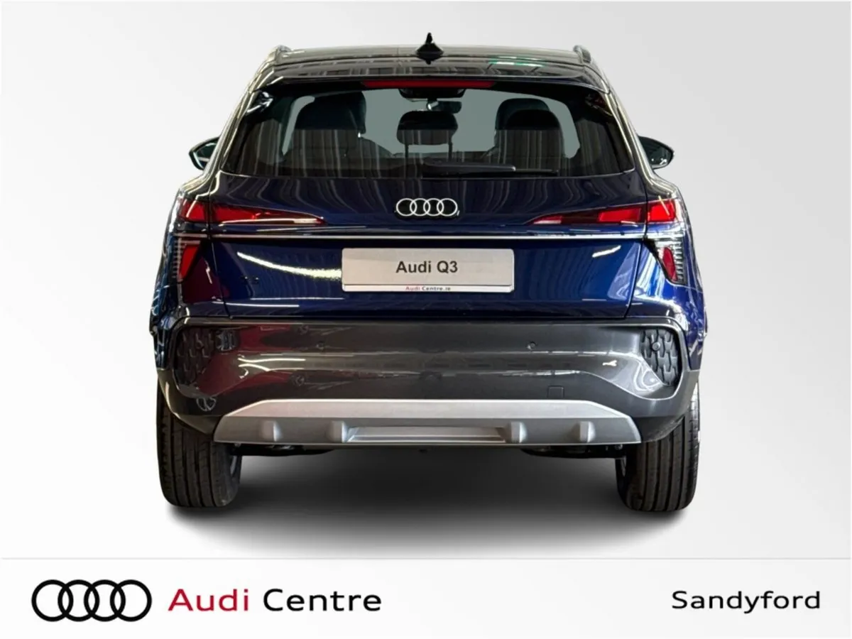 Audi Q3 E-HYBRID 270HP S-T SE - Image 4