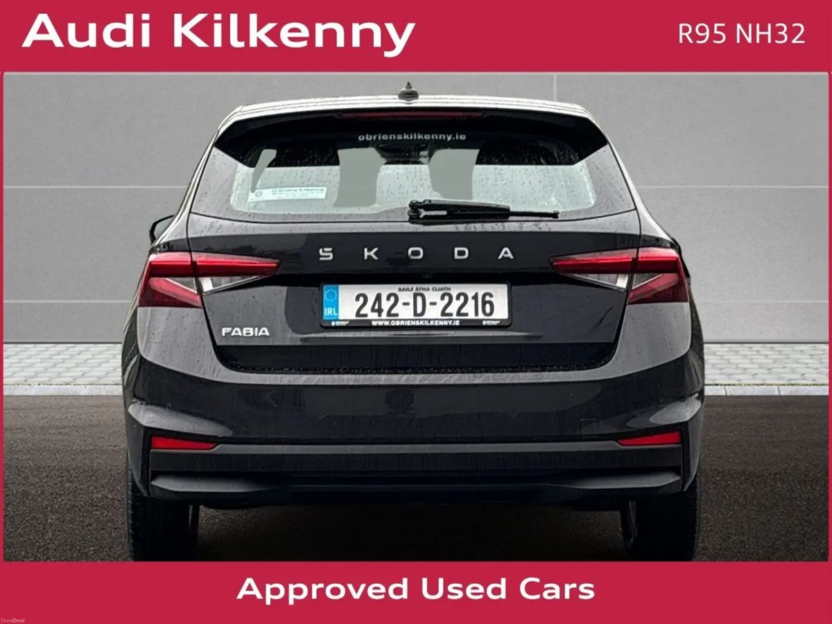 Skoda Fabia SELECTION 1.0 80 BHP 5DR *1 OWNER - PR - Image 4