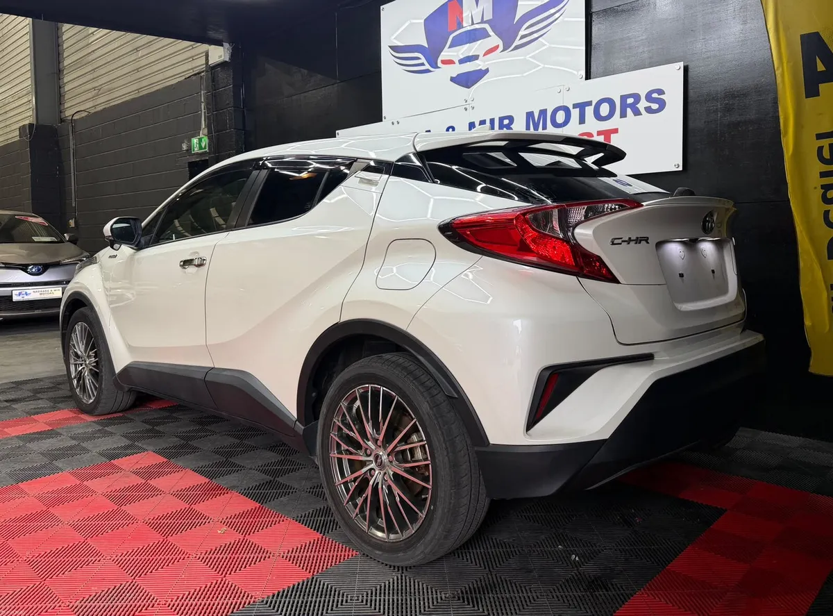 2017 Toyota C-HR Luna 2 YEARS NCT WARRANTY 3 KEYS - Image 4
