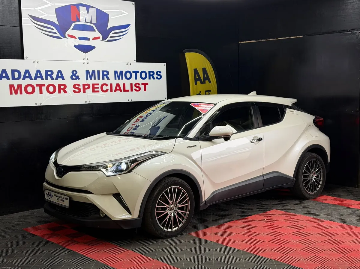 2017 Toyota C-HR Luna 2 YEARS NCT WARRANTY 3 KEYS - Image 3