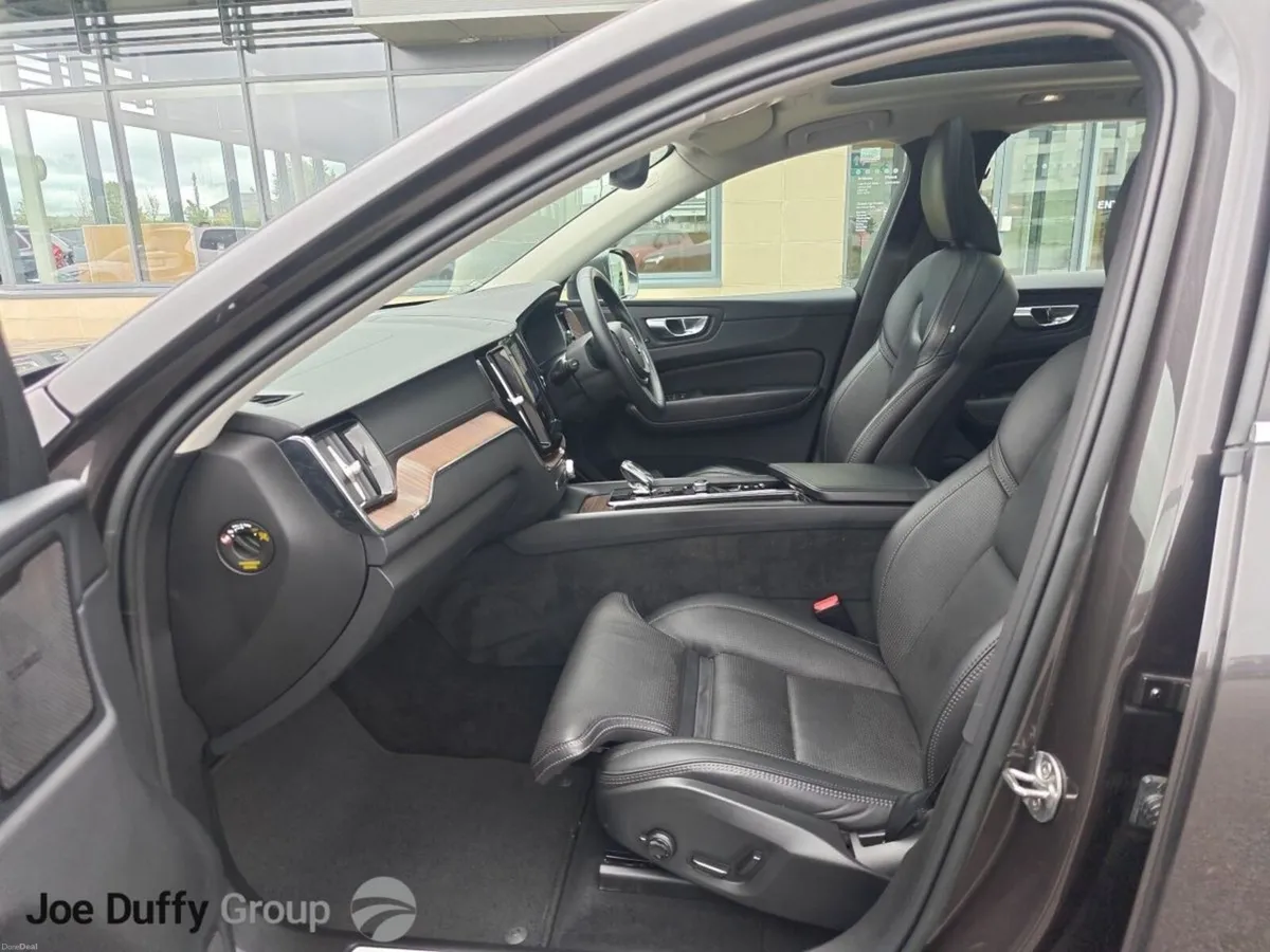 Volvo XC60 Ultimate Bright T8 390ps - Image 6