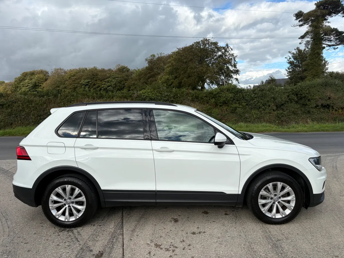 Volkswagen Tiguan 2016 - Image 2