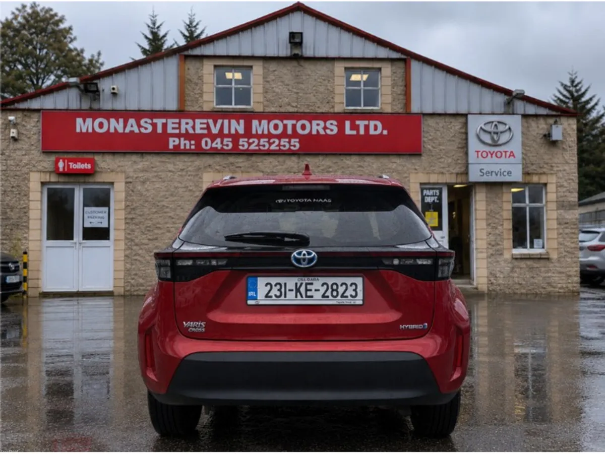 Toyota Yaris Cross CR LUNA 4DR AUTO - Image 4