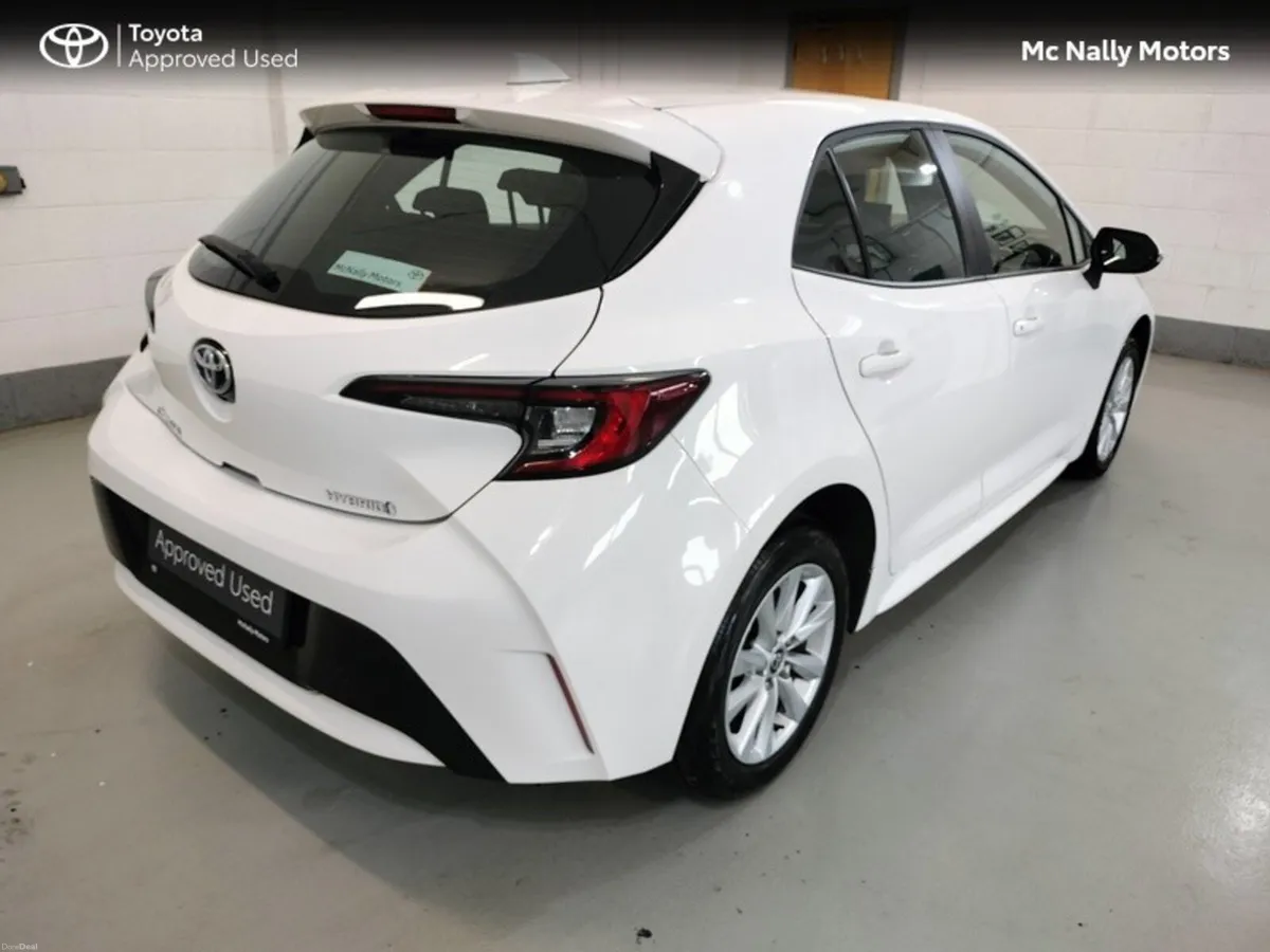 Toyota Corolla 232 HYBRID LUNA H/B - Image 2
