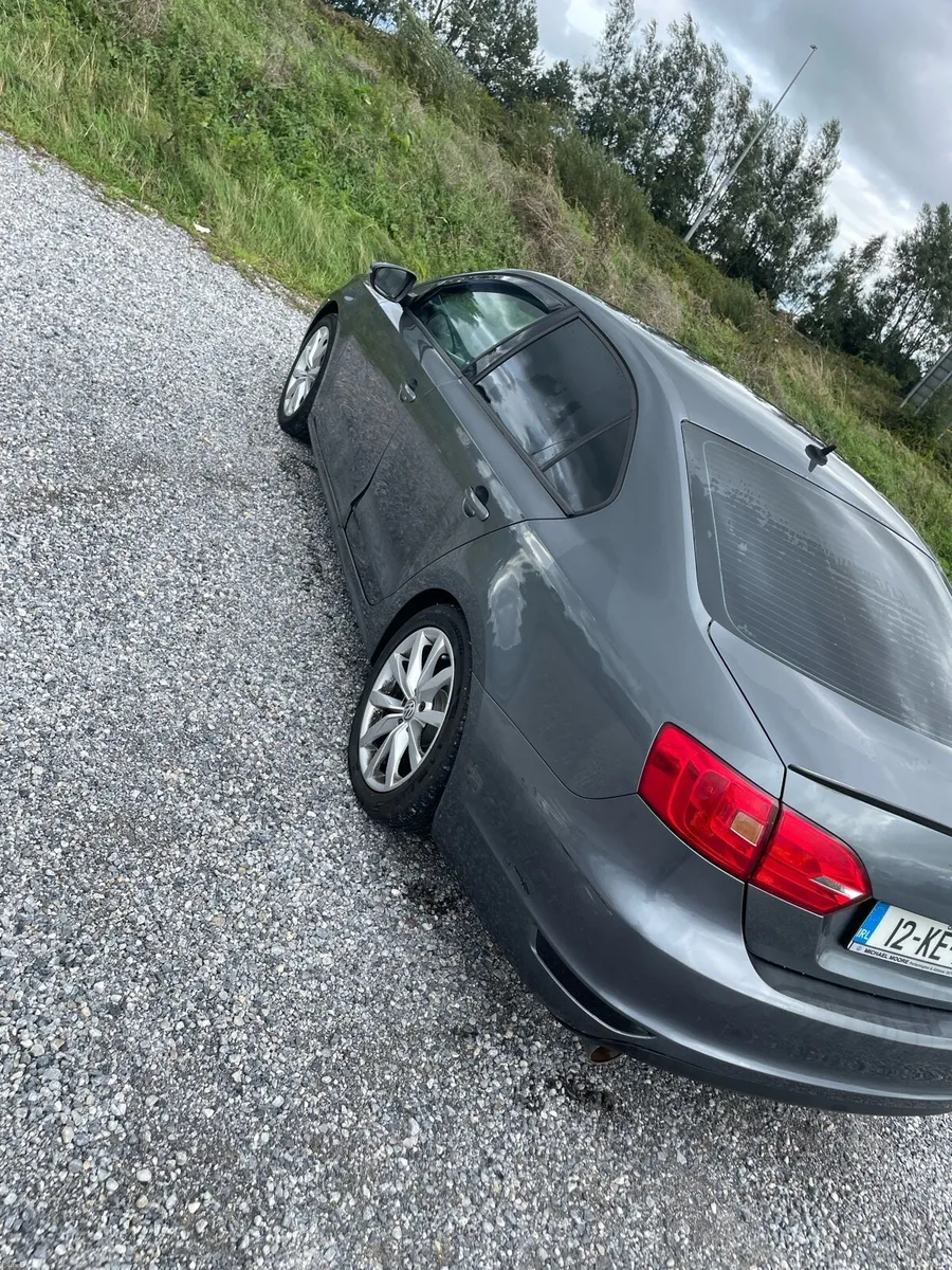 VW Jetta 2012 - Image 5