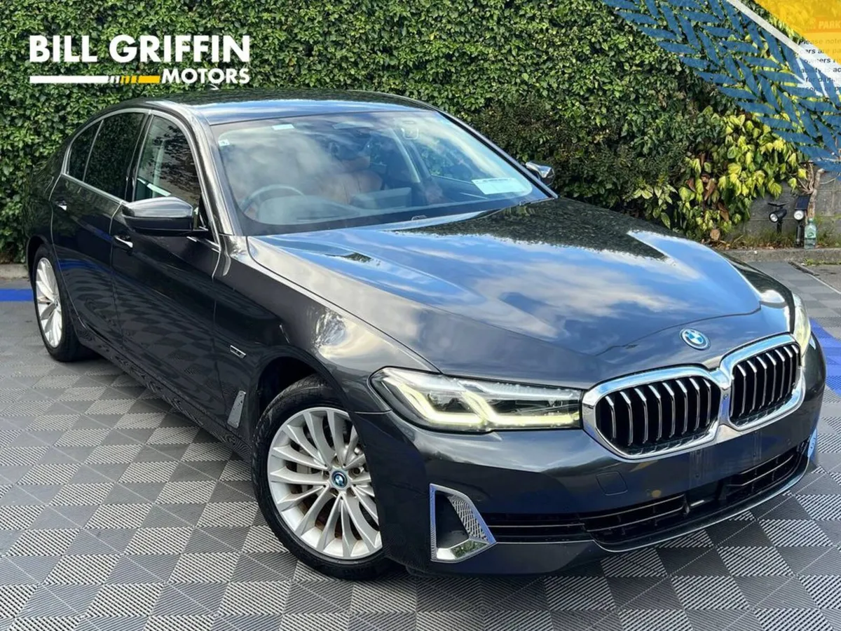 BMW 5-Series 530e LUXURY LINE 2.0 HYBRID // HERADS - Image 1
