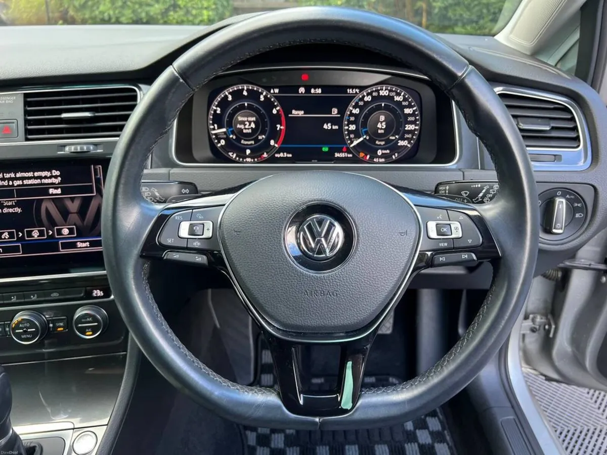 Volkswagen Golf COMFORTLINE 1.2 TSI AUTO // LOW MI - Image 4