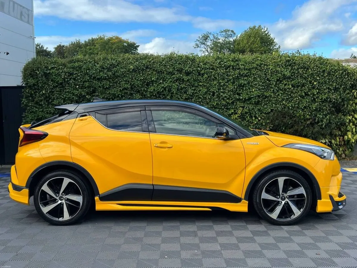 Toyota C-HR MODELLISTA PACK 1.8 HYBRID AUTO // 19" - Image 2