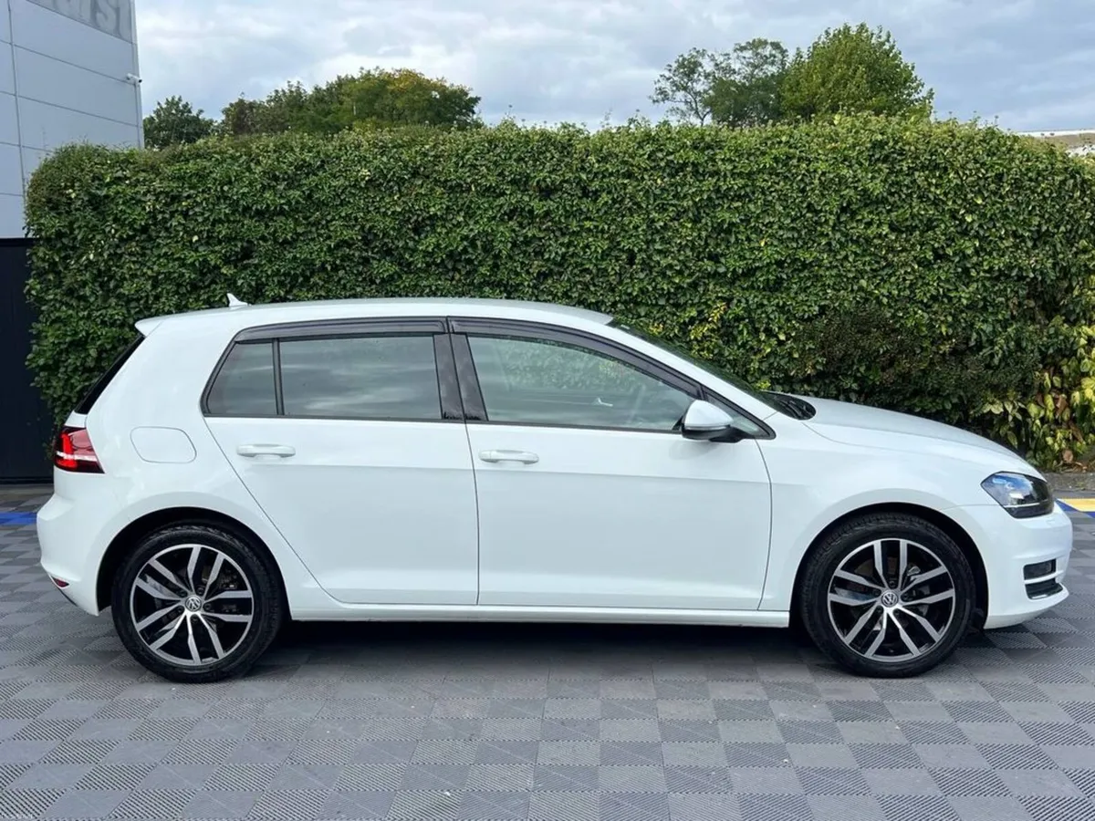 Volkswagen Golf HIGHLINE 1.4 TSI AUTO // APPLE CAR - Image 2