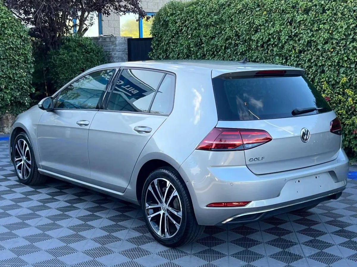 Volkswagen Golf COMFORTLINE 1.2 TSI AUTO // APPLE - Image 5