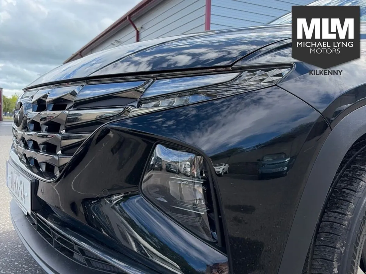 Hyundai Tucson ix35 Executive Plus 2tone Roof 5DR - Image 4